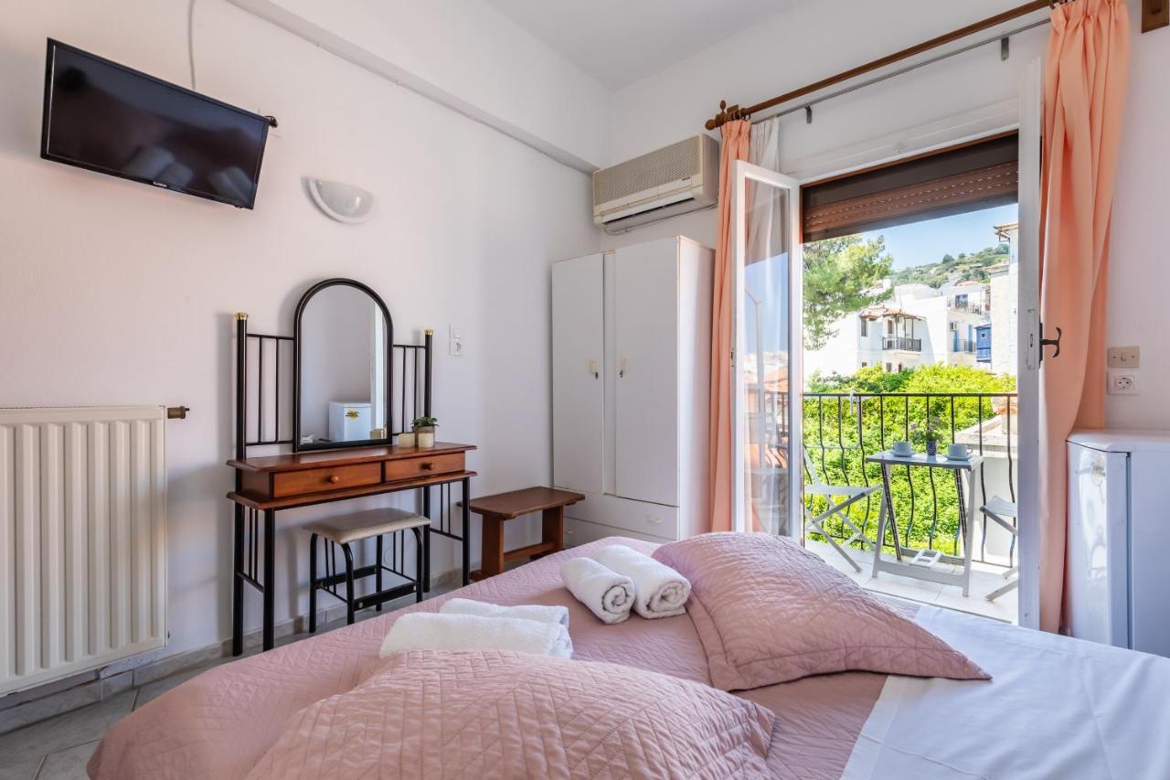 Regina Hotel Skopelos Exterior foto