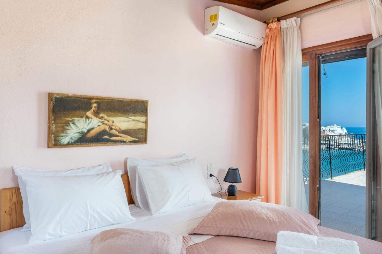Regina Hotel Skopelos Exterior foto