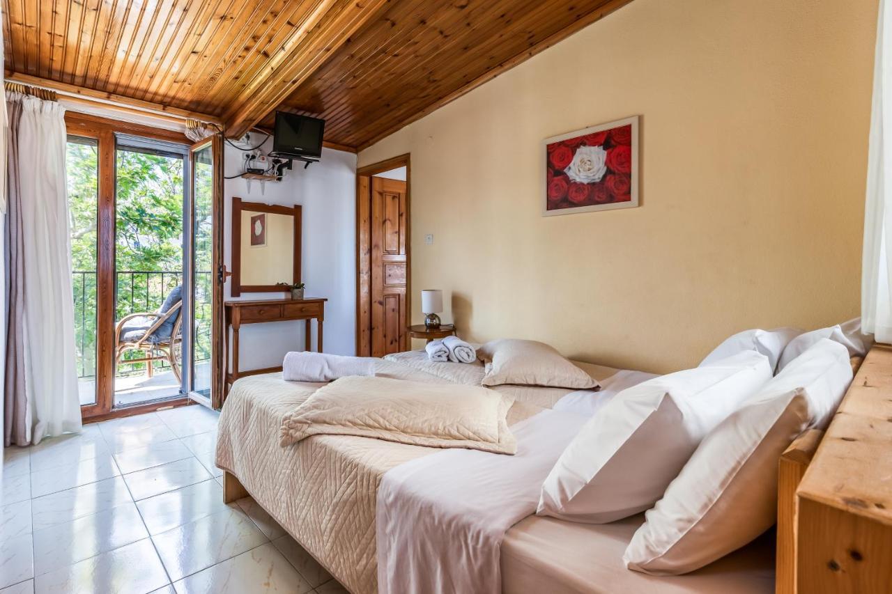 Regina Hotel Skopelos Exterior foto