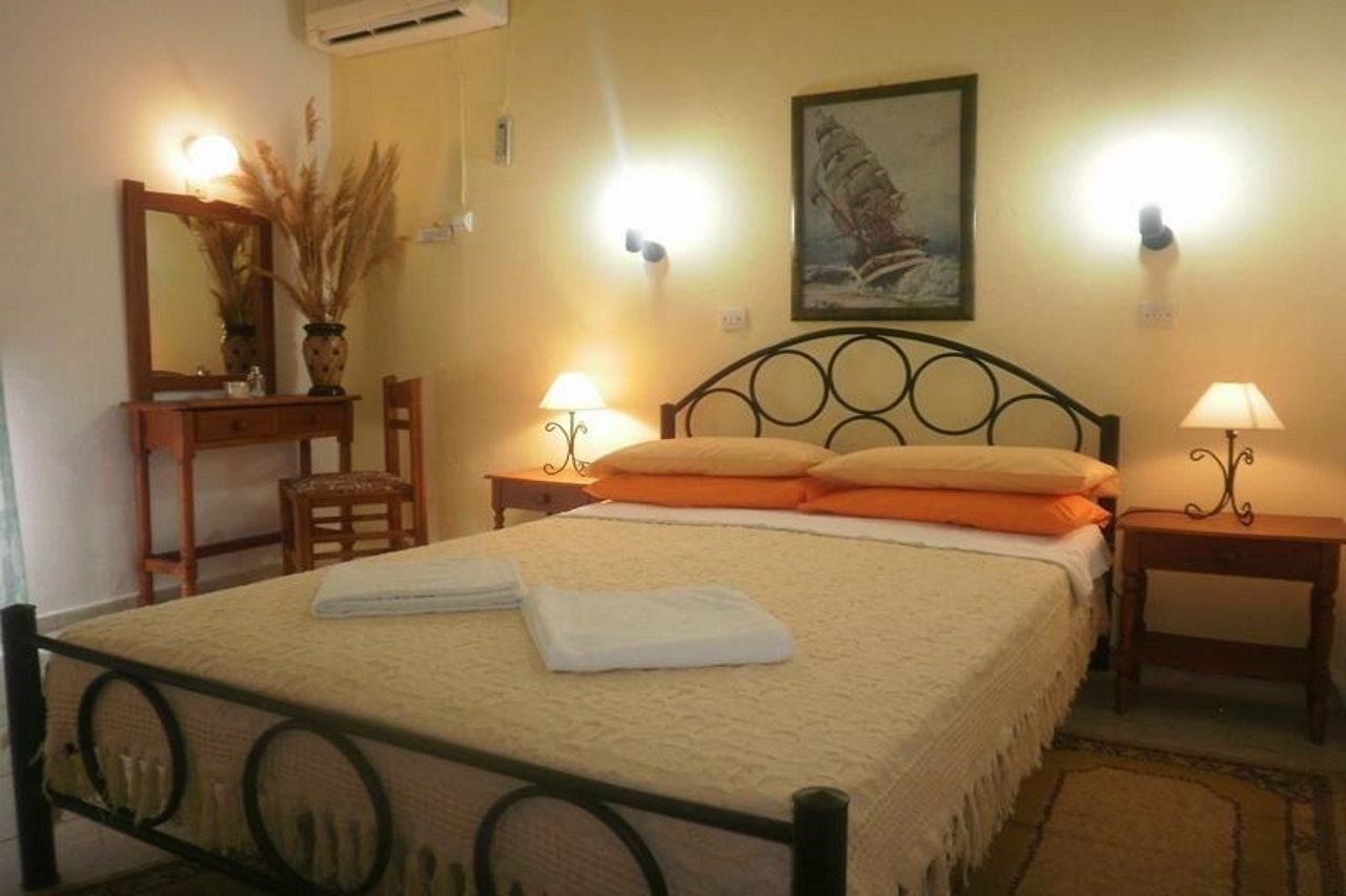 Regina Hotel Skopelos Exterior foto